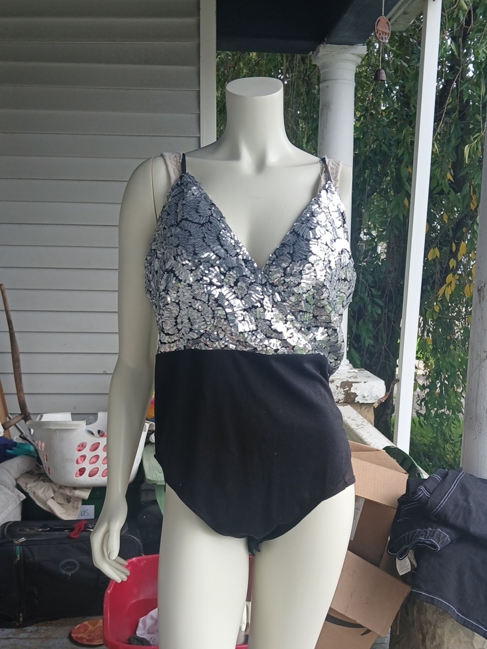 GUC Shein Body suit silver black size XL